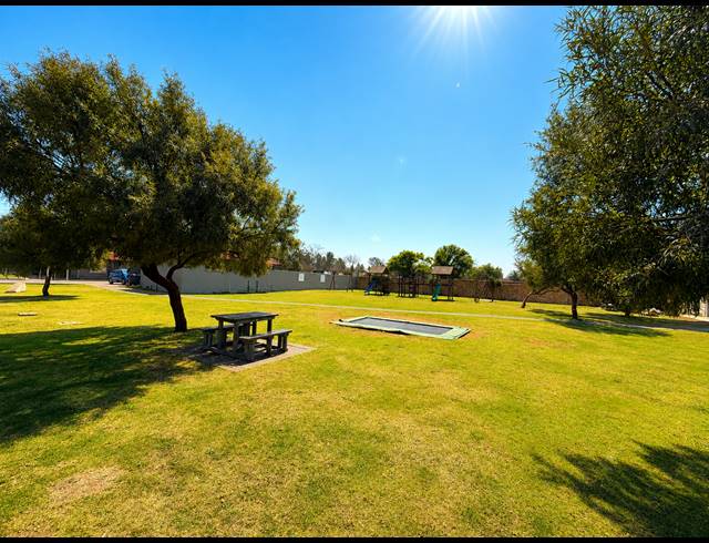 2 BEDROOM APARTMENT FOR SALE IN COMET